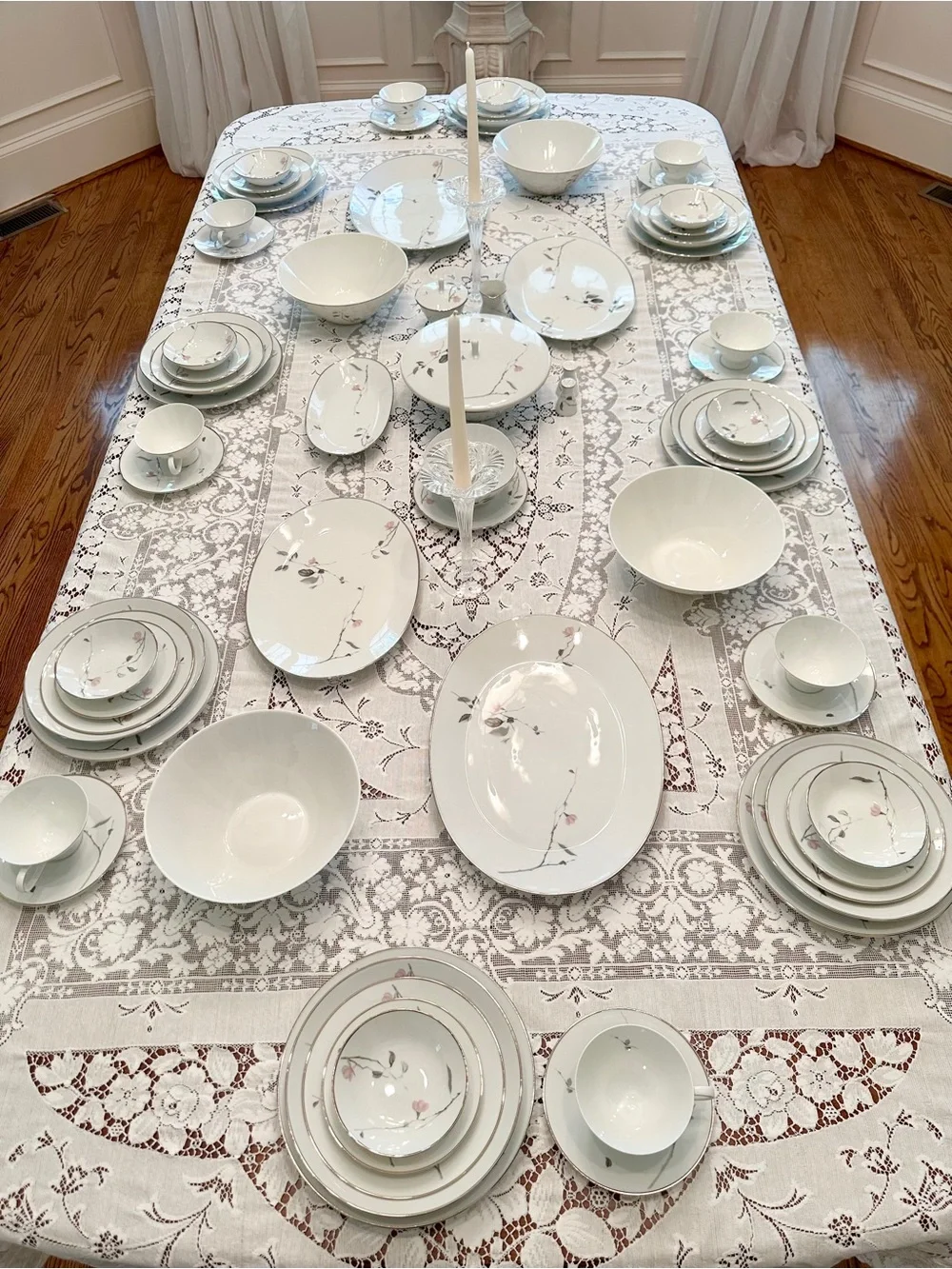 Immaculate 100 Piece Grand Service for 12 MCM Rosenthal Japanese Quince